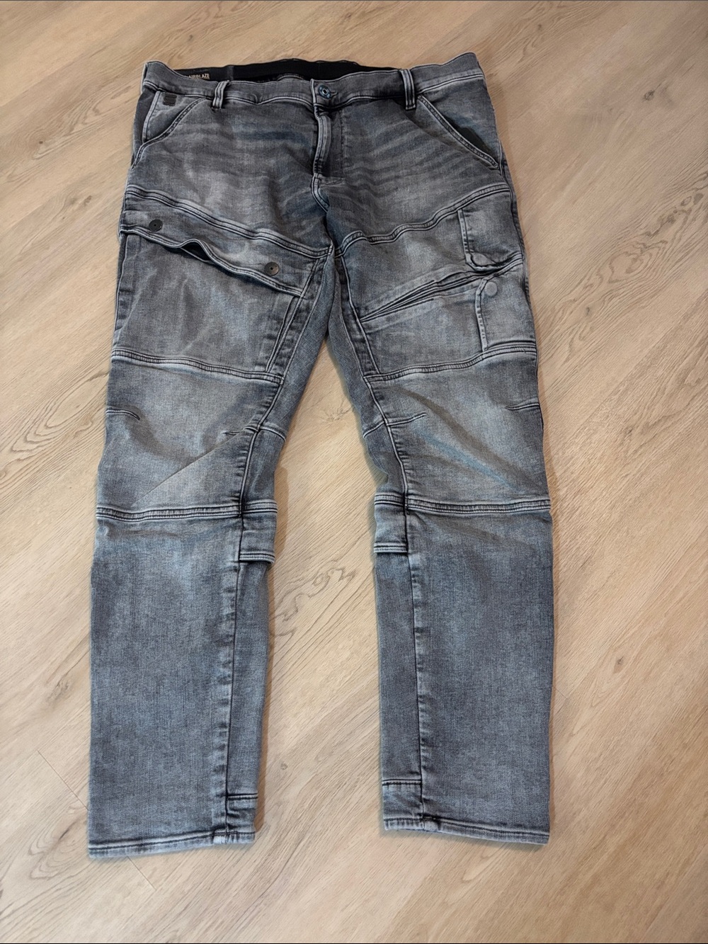 G Star Raw 
Air blaze
3D Skinny
 Grey / faded 
38” x 32”
